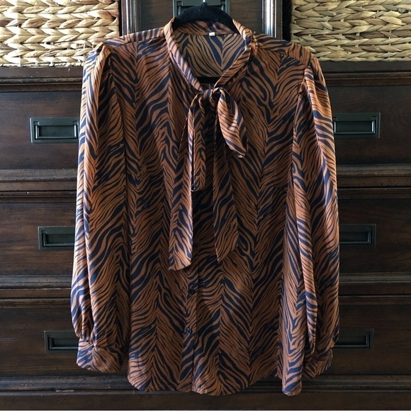 Blue and orange tiger striped long sleeve Secretaries blouse in size 1X - Picture 1 of 6